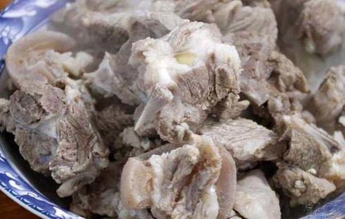 蘿卜羊肉湯 一物添香，羊肉鮮嫩不膻，湯汁醇美入魂